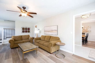 1060 Washington Ave in Woodstock, GA - Building Photo - Building Photo