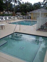 817 Carrick Bend Cir, Unit 203 in Naples, FL - Building Photo - Building Photo