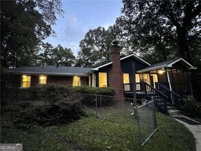 4388 Briarcliff Rd NE in Atlanta, GA - Foto de edificio - Building Photo
