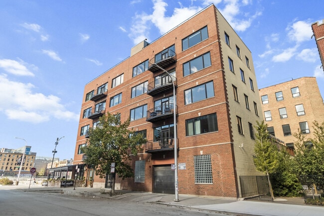 property at 1152 W Fulton Market