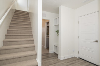 516 Violets Cove Ln in Garden City, ID - Building Photo - Building Photo