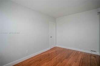 7325 Carlyle Ave in Miami Beach, FL - Building Photo - Building Photo