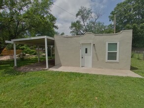 2239 Santa Fe S in Wichita, KS - Building Photo - Building Photo