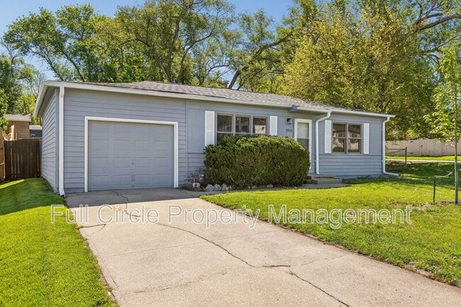 property at 7013 La Vista Dr