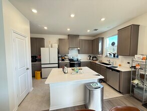 604 Saint Cindys Way in Pflugerville, TX - Foto de edificio - Building Photo