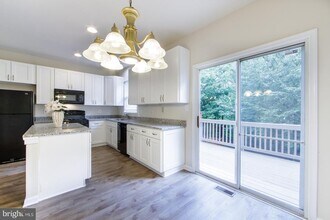 43176 Lawnsberry Square in Ashburn, VA - Building Photo - Building Photo