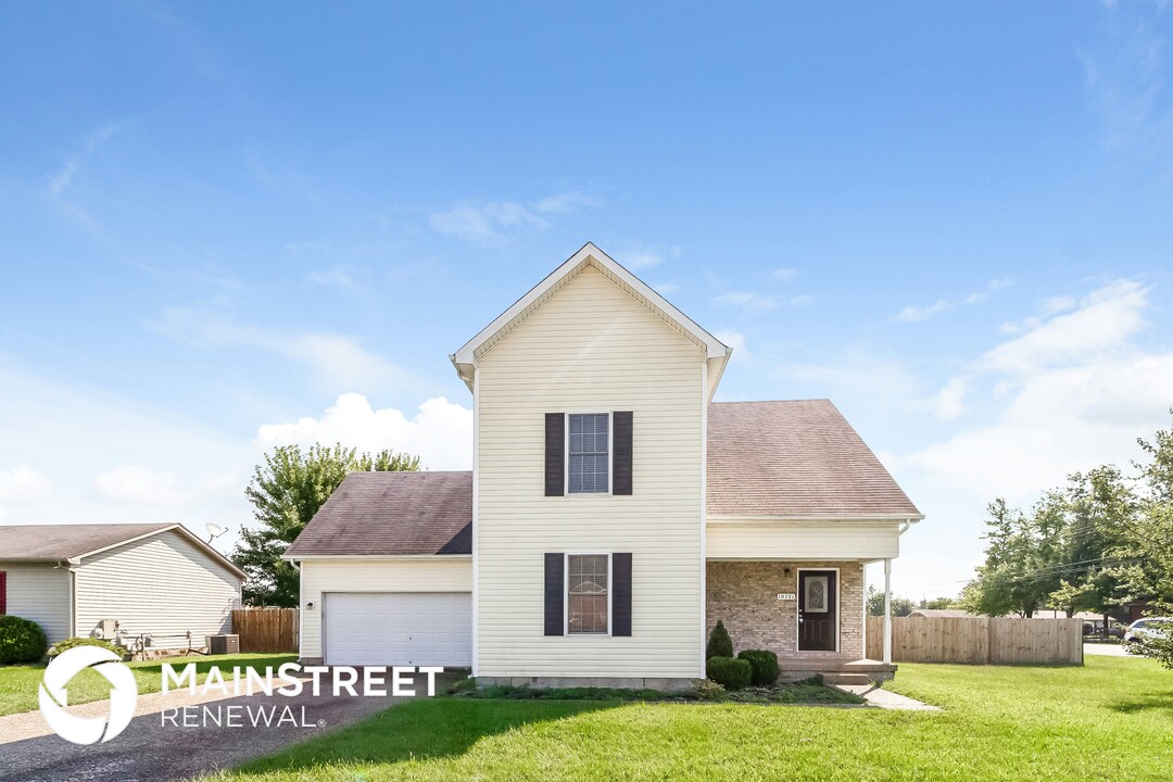 10721 Waycross Ave in Louisville, KY - Building Photo