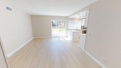 89 Los Vientos Dr in Thousand Oaks, CA - Building Photo - Building Photo