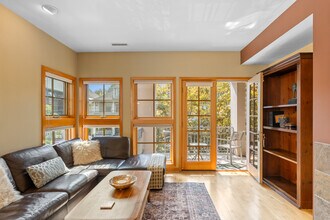 2537 NW Upshur St in Portland, OR - Foto de edificio - Building Photo