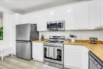 30 Dovewood Ave in Las Vegas, NV - Building Photo - Building Photo