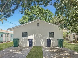 518 12th St W in Palmetto, FL - Building Photo