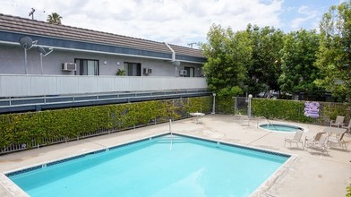 The Mayflower Townhouse Apartments in Fullerton, CA - Building Photo - Other