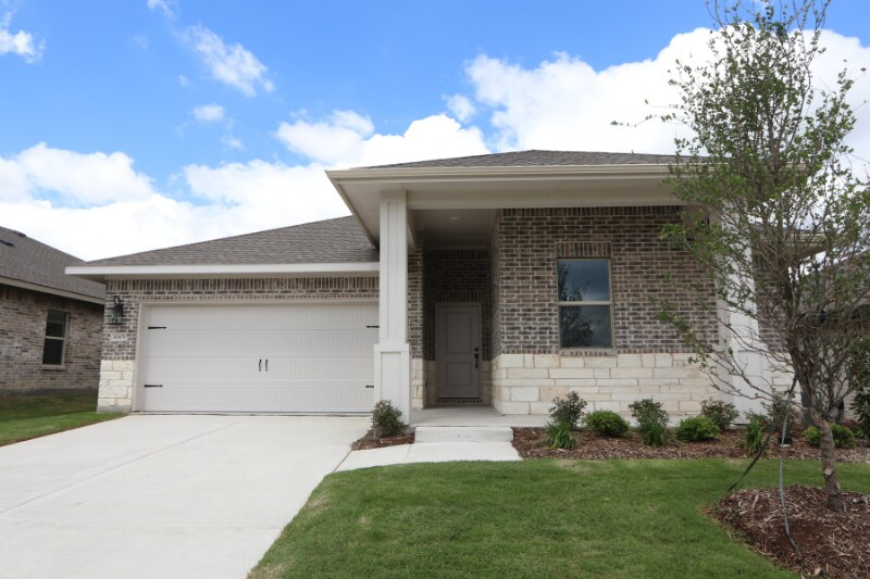 1005 Palmer Rd in Howe, TX - Building Photo
