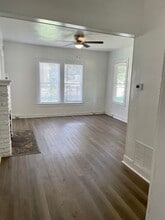 2301 Sacramento St in San Antonio, TX - Foto de edificio - Building Photo