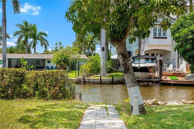 1140 Rainbow Dr in Naples, FL - Building Photo - Building Photo