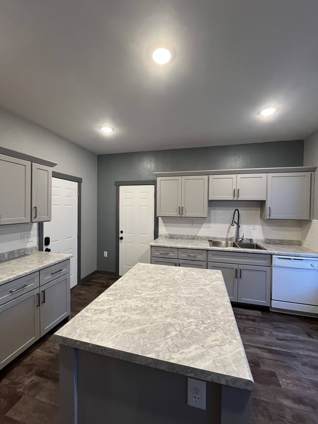 532 Otter Ave, Unit 532 in Oshkosh, WI - Building Photo - Building Photo