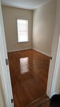 549 4th St, Unit #2 second floor in Fall River, MA - Building Photo - Building Photo