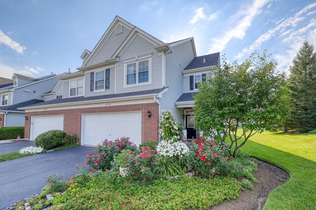 4579 Half Moon Dr in Yorkville, IL - Building Photo