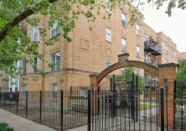 property at 1633 W Farwell Ave
