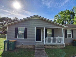 821 Belle Dr in Spring Hill, TN - Building Photo - Building Photo