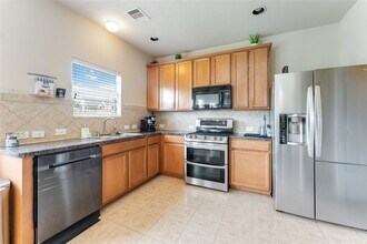 10406 Harbor Canyon Dr in Humble, TX - Building Photo - Building Photo