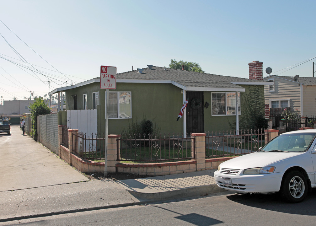 1120 E 23rd St in Signal Hill, CA - Building Photo