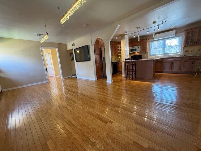 246 Grant Ave, Unit 1st. Floor, Unit 1st. Floor