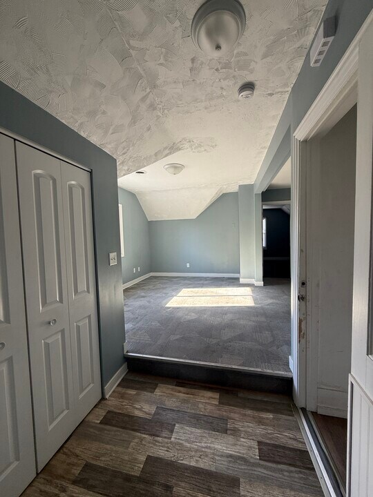 825 Grand Ave, Unit Upper in Racine, WI - Building Photo