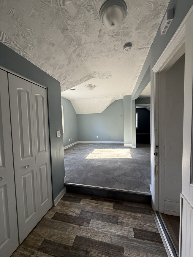 825 Grand Ave, Unit Upper