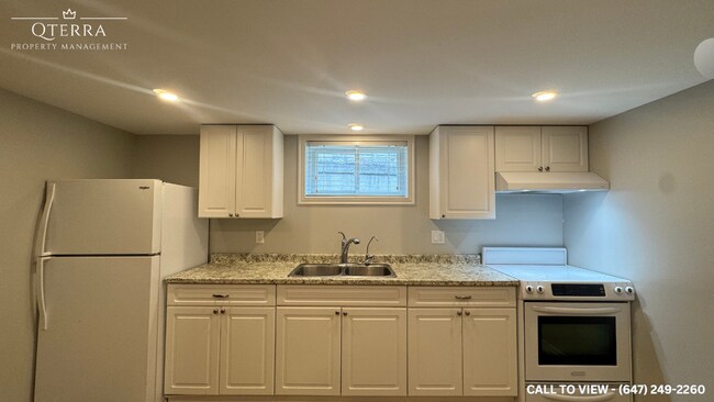 375 Lakeview Dr in Waterloo, ON - Building Photo - Building Photo