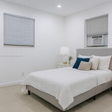 1046 Foster Rd in Hallandale Beach, FL - Building Photo - Building Photo