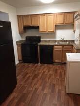 Thousand Oaks Apartments in Virginia Beach, VA - Building Photo - Building Photo