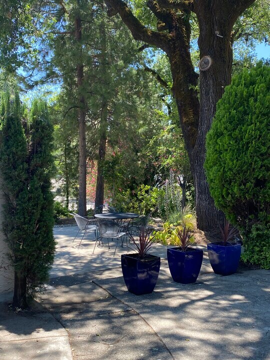 1478 Benton Dr in Redding, CA - Building Photo