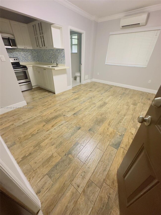 53 NE 49th St in Miami, FL - Building Photo - Building Photo