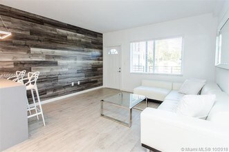 9220 Biscayne Blvd-Unit -1 in Miami Shores, FL - Building Photo - Building Photo