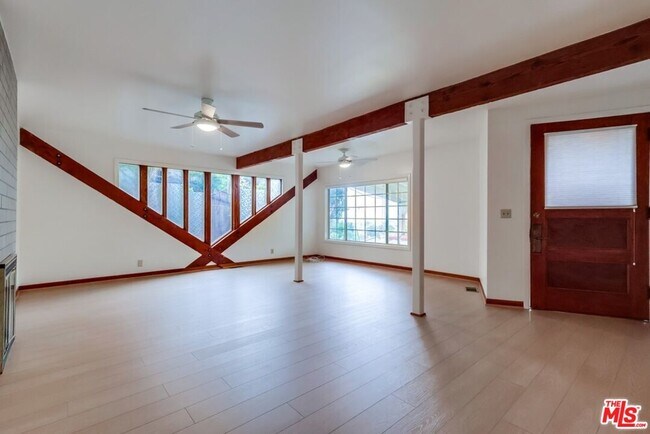 1724 Golden Gate Ave in Los Angeles, CA - Building Photo - Building Photo