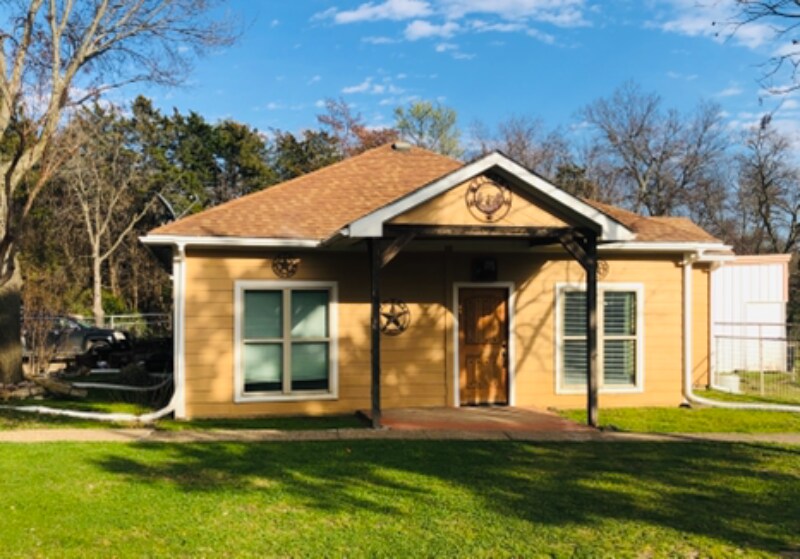 5110 Ranchero Ln in Dallas, TX - Building Photo