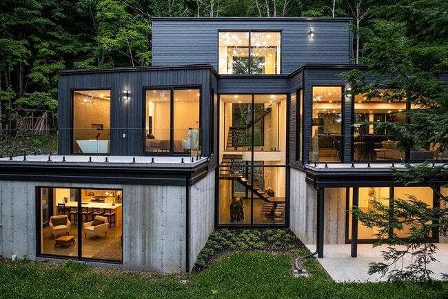 40 Rue Mont Aki in Bromont, QC - Building Photo - Building Photo