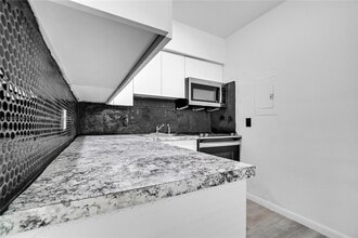 46 NW 62nd St in Miami, FL - Building Photo - Building Photo