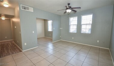 50 Aura de Blanco St in Henderson, NV - Building Photo - Building Photo