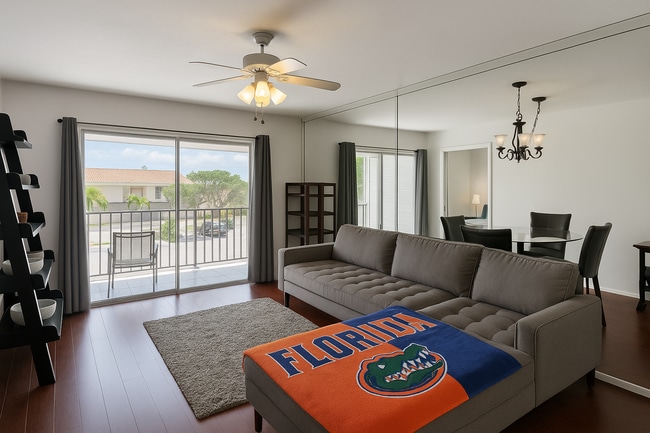 property at 4160 Inverrary Dr