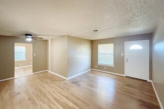 822 Bandera Ln in Garland, TX - Building Photo - Building Photo