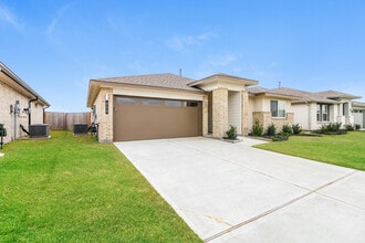 214 Serena Pk Ln in Arcola, TX - Building Photo - Building Photo
