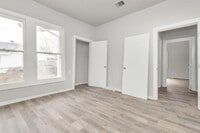 2315 Deutser St - 16