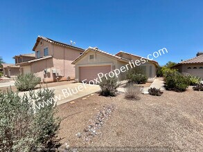 2578 W Bluffs Peak Ct in Tucson, AZ - Building Photo - Building Photo