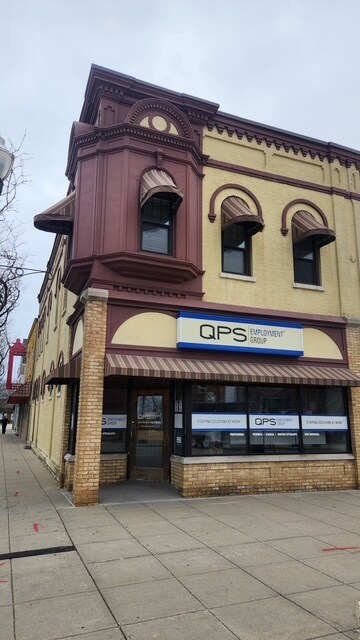 5029 7th Ave, Unit 4 in Kenosha, WI - Building Photo