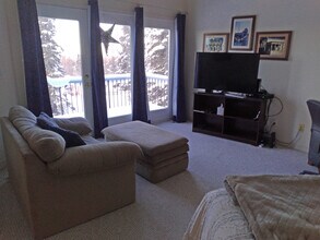 16410 St James Cir in Anchorage, AK - Building Photo - Building Photo