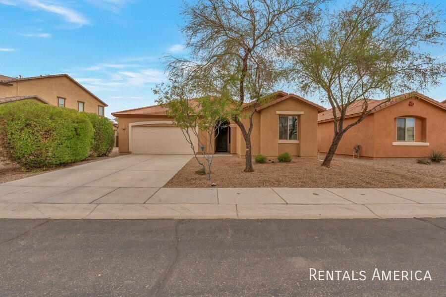 8431 N Mountain Stone Pine Way in Tucson, AZ - Building Photo