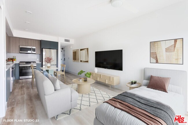 7617 Santa Monica Blvd in West Hollywood, CA - Foto de edificio - Building Photo