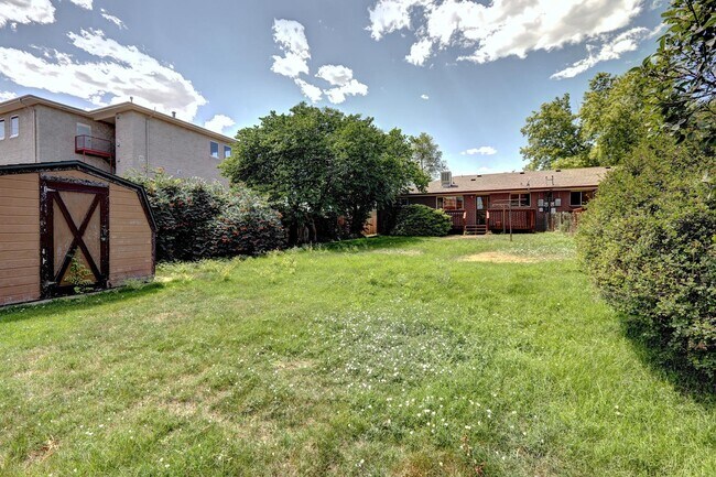 1064 S Yarrow St in Denver, CO - Building Photo - Building Photo